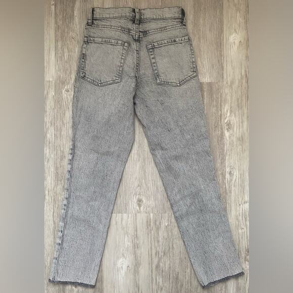 Aeropostale | Women's Juniors Gray Denim Mom Cutoff Jeans | 000 Regular - Picture 3 of 4